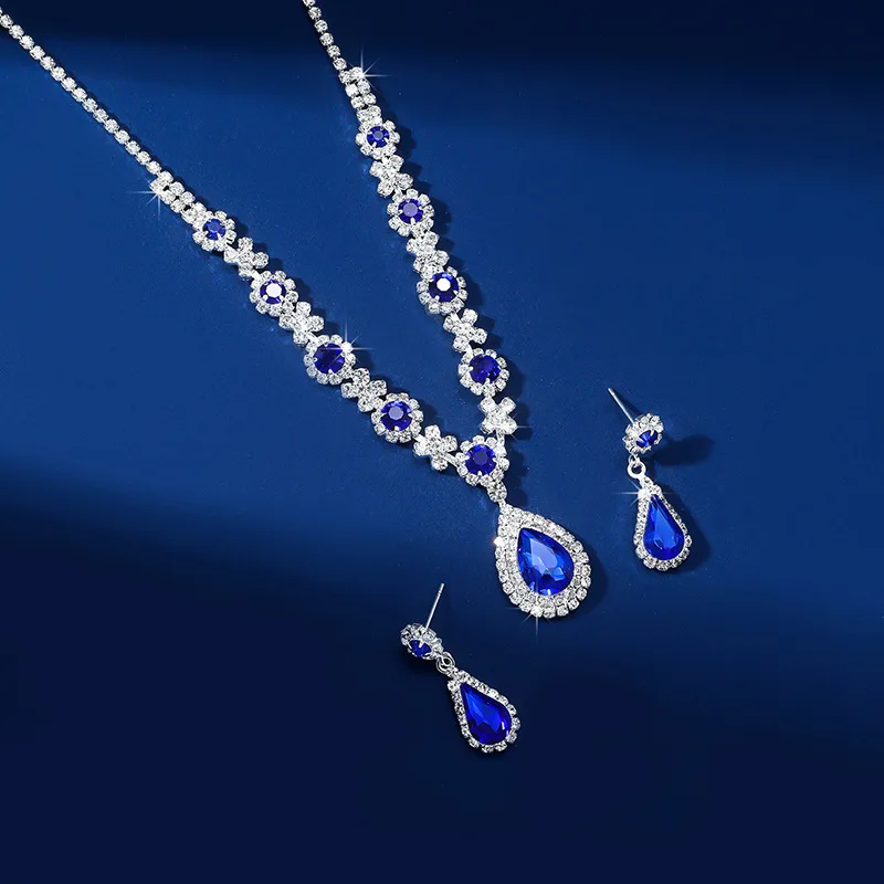 Elegant Waterdrop Rhinestone Pendant Necklace stud Earrings